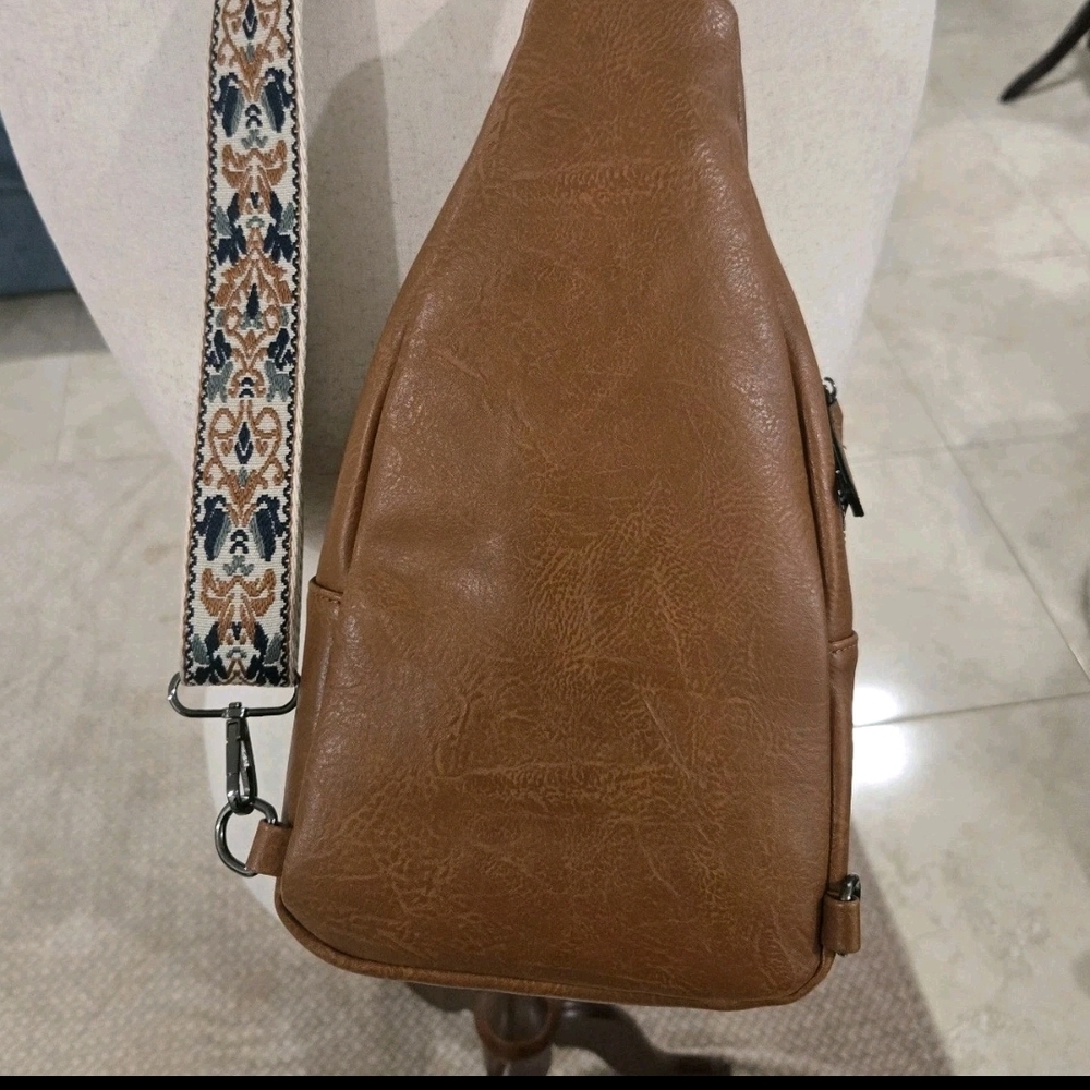 Sam And Hadley Brown Embossed Sling Bag with Turquoise Accents Western NWT Aztec - Picture 4 of 6